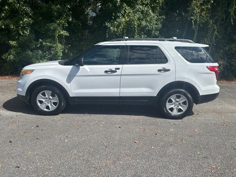 Used 2013 Ford Explorer FWD image 2