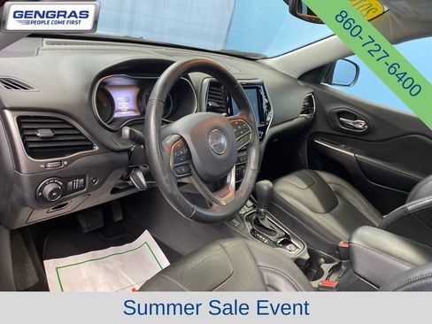 Used 2019 Jeep Cherokee Limited AWD/4WD image 12