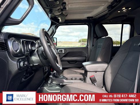 Used 2023 Jeep Gladiator Overland image 10