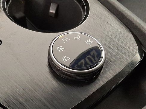 Used 2021 Nissan Rogue SV image 25