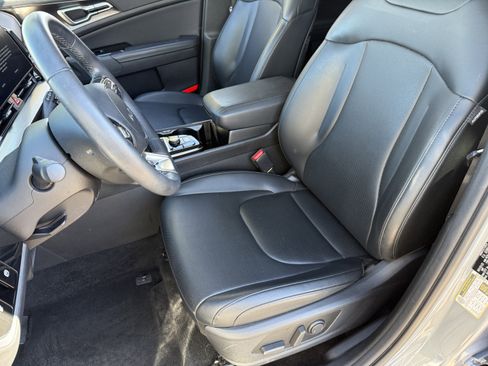 Certified 2024 Kia Sportage EX image 18