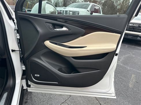 Used 2020 Buick Envision Premium w/ Driver Confidence Package image 15