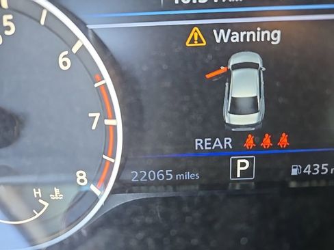 Used 2024 Nissan Altima 2.5 SR image 3