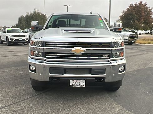 Used 2018 Chevrolet Silverado 2500 LTZ w/ LTZ Plus Package image 8
