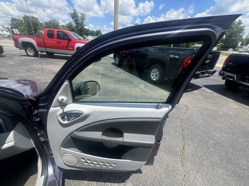 Used 2007 Chrysler PT Cruiser FWD image 36