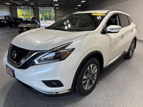 Used 2018 Nissan Murano SV w/ Cargo Package AWD/4WD image 3