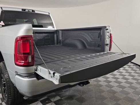 New 2026 RAM 3500 Big Horn AWD/4WD image 15