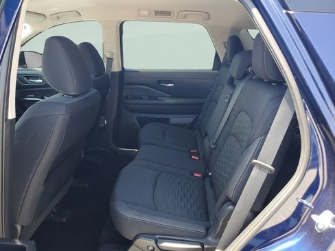 Used 2022 Nissan Pathfinder SV AWD/4WD image 10