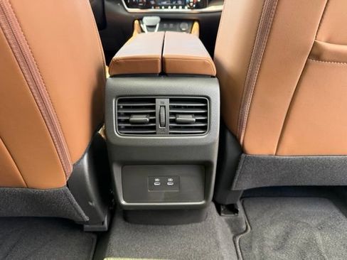 Certified 2026 Nissan Rogue Platinum AWD/4WD image 26