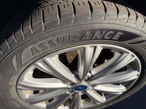 Used 2017 Ford Escape Titanium image 12