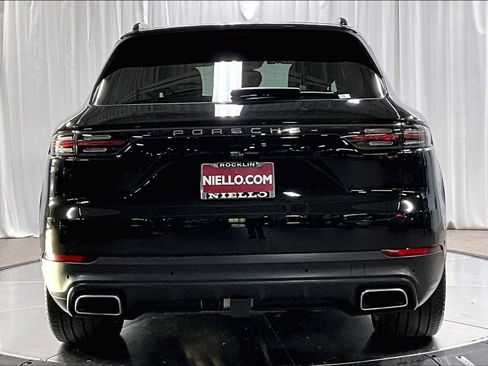 Used 2022 Porsche Cayenne image 9