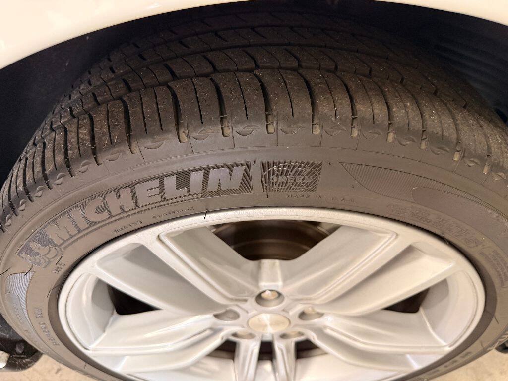 Used 2016 Tesla Model S 85 RWD image 49