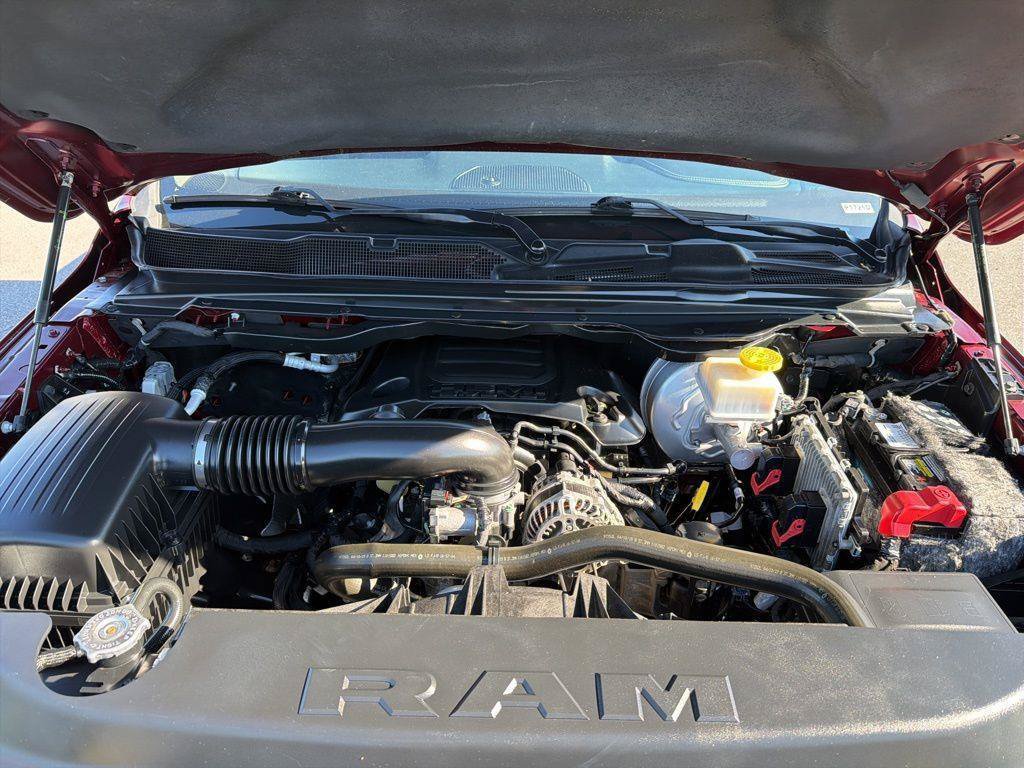 Used 2019 RAM 1500 Laramie AWD/4WD image 8