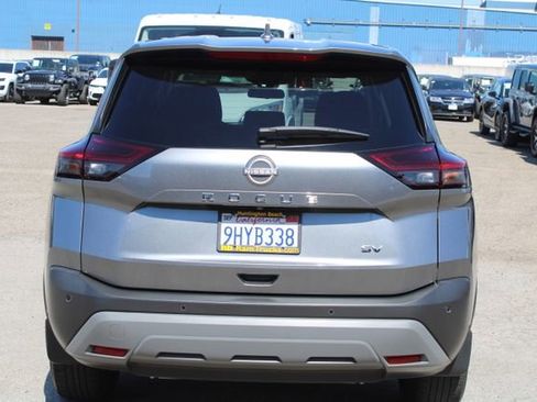 Used 2023 Nissan Rogue SV FWD image 5
