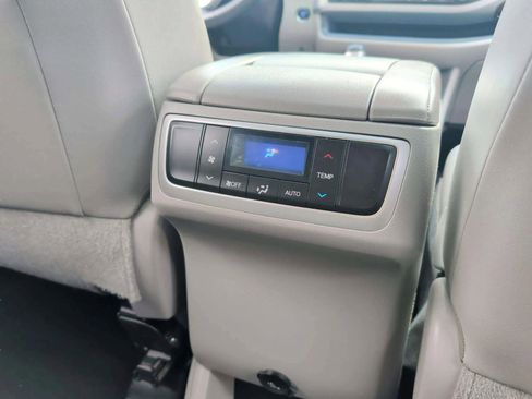 Used 2016 Toyota Highlander Limited w/ Driver Technology Package image 35