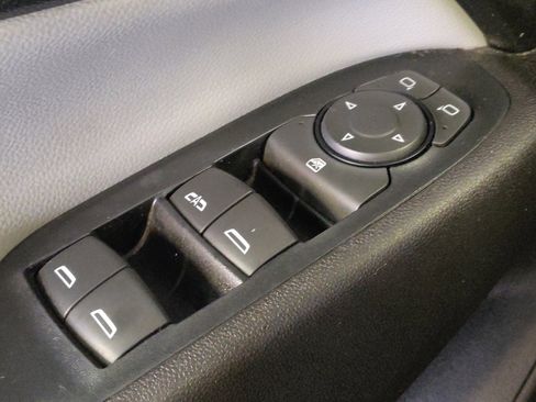 Used 2020 Chevrolet Equinox LS w/ LPO, Chrome Package FWD image 27