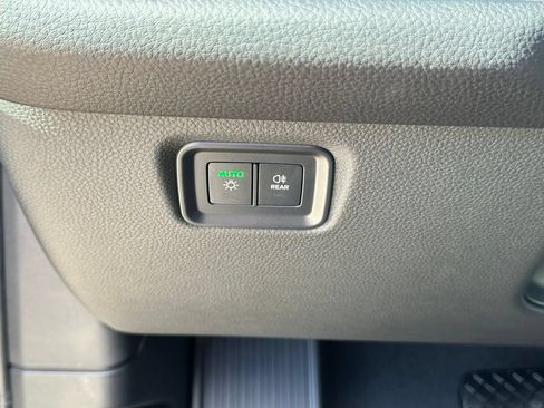 Certified 2026 Porsche Cayenne AWD/4WD image 34