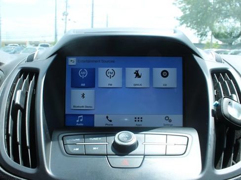 Used 2018 Ford Escape SE w/ SE Sync 3 Package FWD image 19
