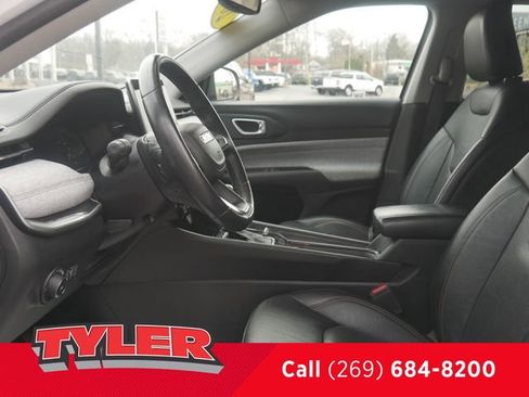 Used 2022 Jeep Compass Latitude image 38