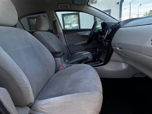 Used 2013 Toyota Corolla LE image 11