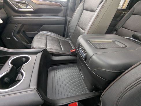 Used 2024 Chevrolet Tahoe High Country image 32