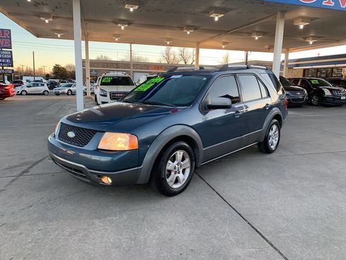 Used 2005 Ford Freestyle SEL image 3