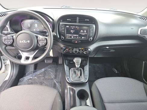 Used 2024 Kia Soul LX w/ Option Group 015 image 10