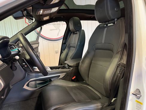 Used 2025 Jaguar F-PACE R-Dynamic S AWD/4WD image 19