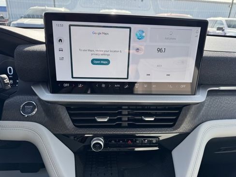 Used 2025 Ford Explorer Platinum w/ Ultimate Package image 25