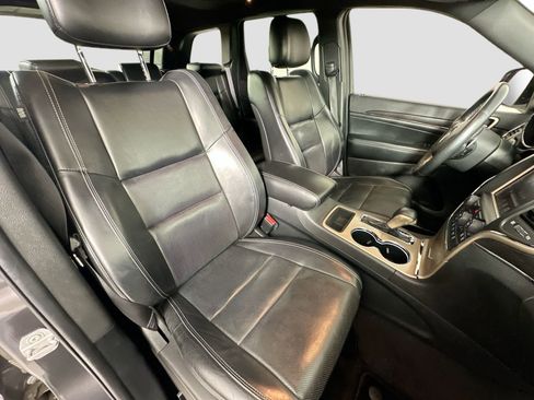 Used 2017 Jeep Grand Cherokee Limited w/ Luxury Group II image 29