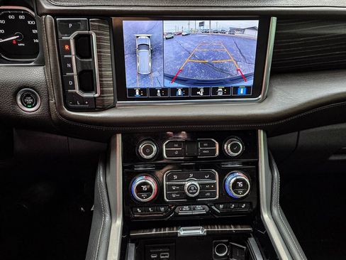 Used 2021 GMC Yukon XL Denali image 21