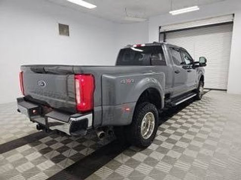 Used 2023 Ford F350 XLT image 5