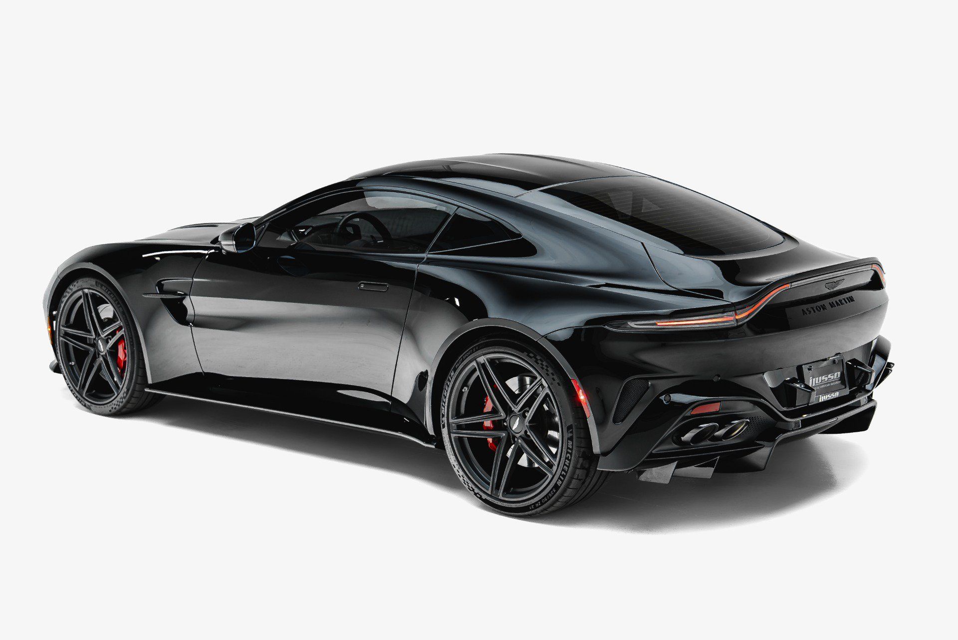 Used 2025 Aston Martin V8 Vantage Coupe RWD image 13