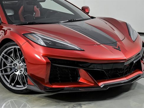 Used 2024 Chevrolet Corvette Z06 w/ Z07 Performance Package RWD image 4
