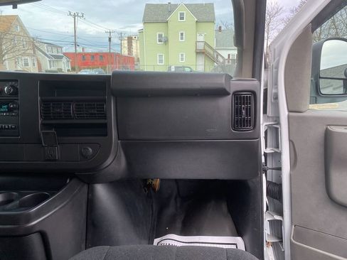 Used 2021 GMC Savana 2500 w/ Driver Convenience Package image 28