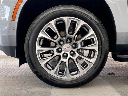 Used 2025 GMC Yukon Denali image 8