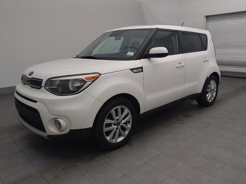 Used 2019 Kia Soul + image 2