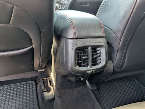 Used 2015 Jeep Cherokee Trailhawk w/ Comfort/Convenience Group AWD/4WD image 29