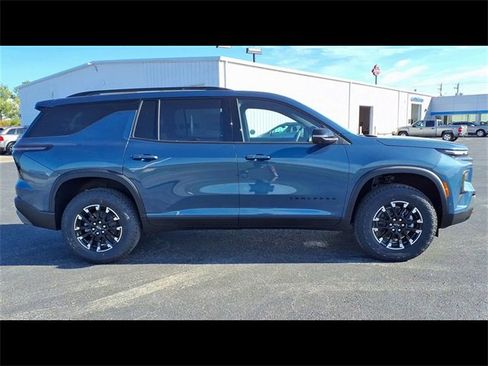 New 2026 Chevrolet Traverse Z71 w/ Enhanced Driving Package image 9