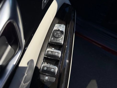 Used 2024 Kia Carnival SX Prestige FWD image 15