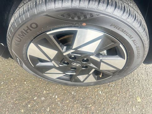 Used 2025 Hyundai Kona SEL image 30