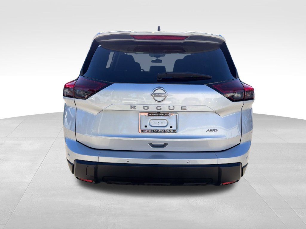Used 2025 Nissan Rogue S AWD/4WD image 6