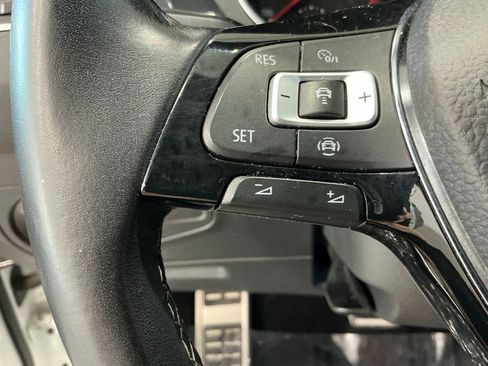 Used 2021 Volkswagen Tiguan SE R-Line image 42