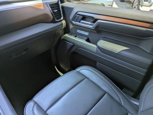 Certified 2025 GMC Sierra 1500 Denali AWD/4WD image 9