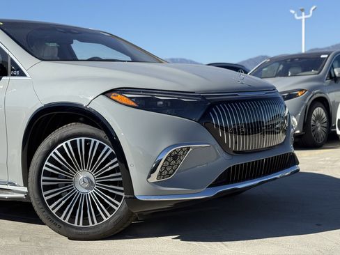 New 2025 Mercedes-Benz Maybach EQS 680 4MATIC image 3