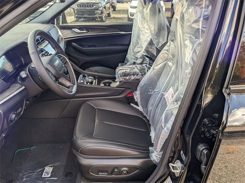 New 2025 Jeep Grand Cherokee Limited image 7