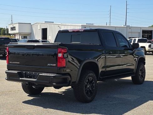 Used 2025 Chevrolet Silverado 1500 ZR2 w/ Technology Package AWD/4WD image 5