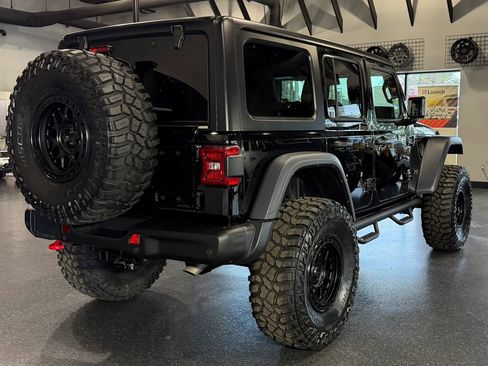 Used 2024 Jeep Wrangler Unlimited Rubicon w/ Capability Package image 13