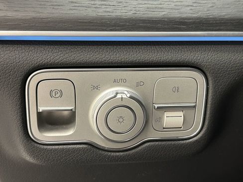 Certified 2025 Mercedes-Benz GLE 350 4MATIC w/ 3rd Row Seat Package image 35