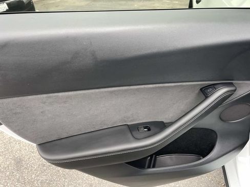 Used 2023 Tesla Model Y Long Range AWD/4WD image 23